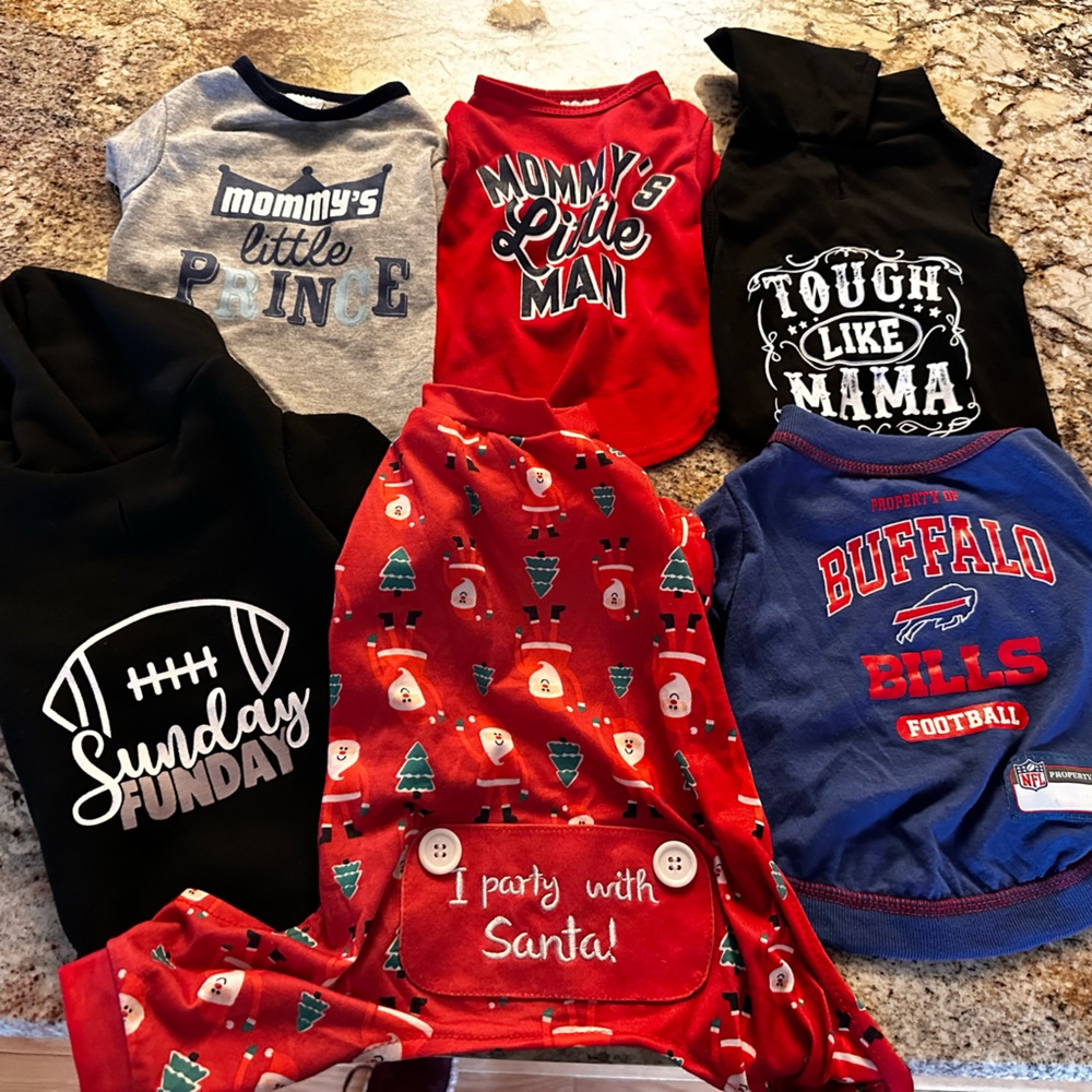 Small puppy clothes. 5-10lbs